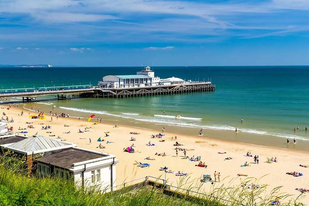 Coastal Vibes - Stunning Bournemouth Apartment With King Size Bed And Free Parking - Central Location And Close To Beach