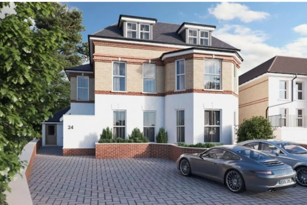 Coastal Vibes - Stunning Bournemouth Apartment With King Size Bed And Free Parking - Central Location And Close To Beach