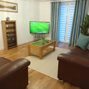 Spacious Elegant 2-br In Centre Aberdeen