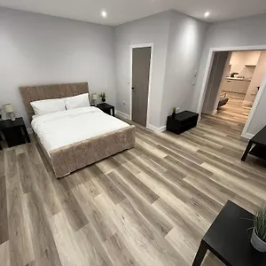 2 Castle Lane Apartment